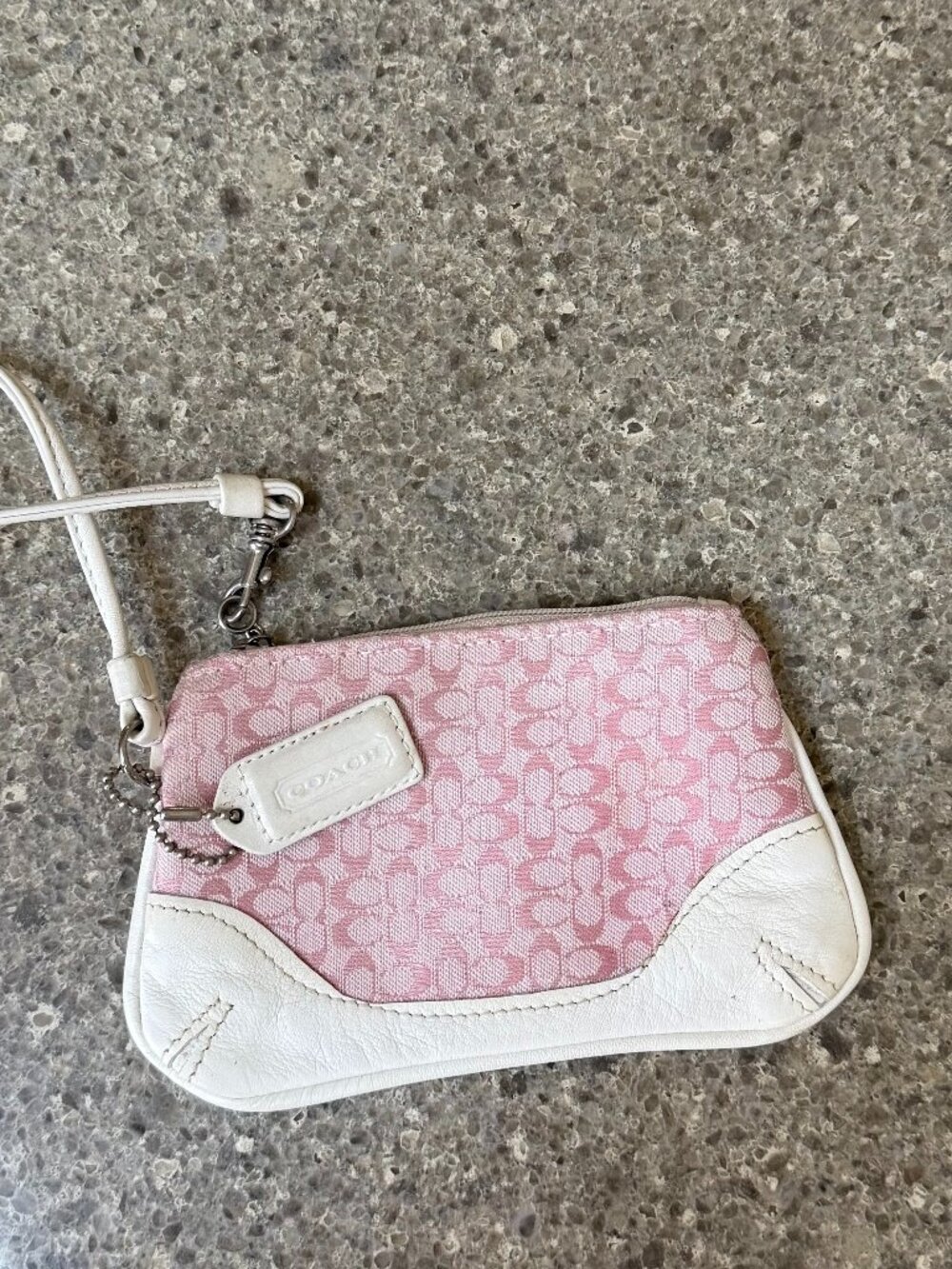 COACH WRISTLET PINK w/ White Leather Wallet - EXCELLENT CONDITION 6.5" x 4"